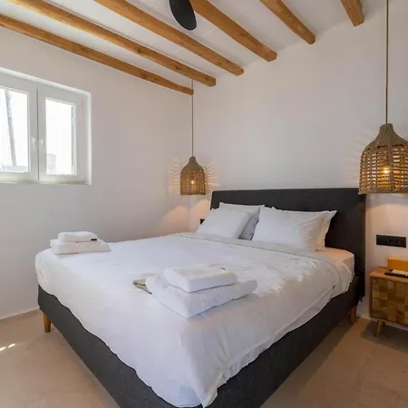 فيلة Nomade 4br Over Psarou