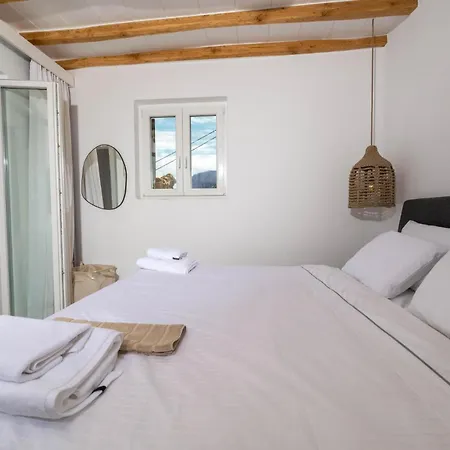 Nomade 4br Over Psarou Villa *