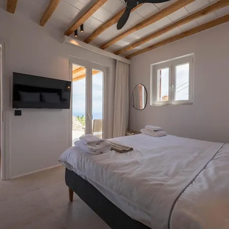 Nomade 4br Over Psarou Villa