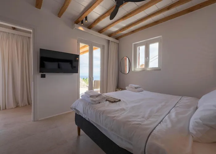 Nomade 4br Over Psarou Willa