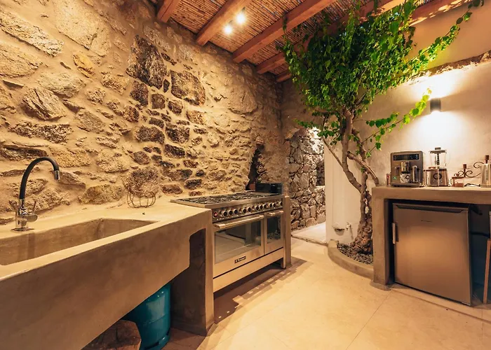 Willa Nomade 4br Over Psarou Platys Gialos (Mykonos)