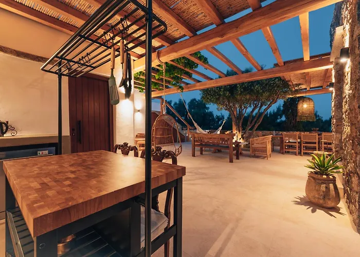 Nomade 4br Over Psarou Villa *