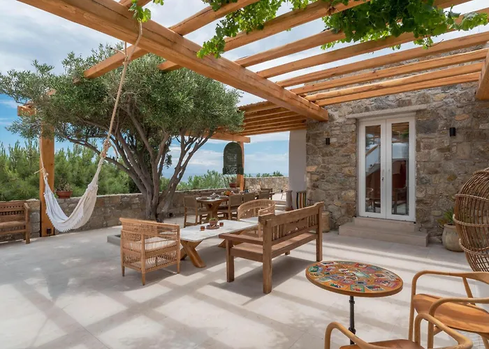 Nomade 4br Over Psarou Vila